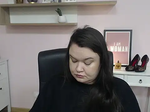 Snapshot of HollyDanceSoul chatting on 02-12-26, 05:40 HollyDanceSoul online show from 02-12-26, 05:40