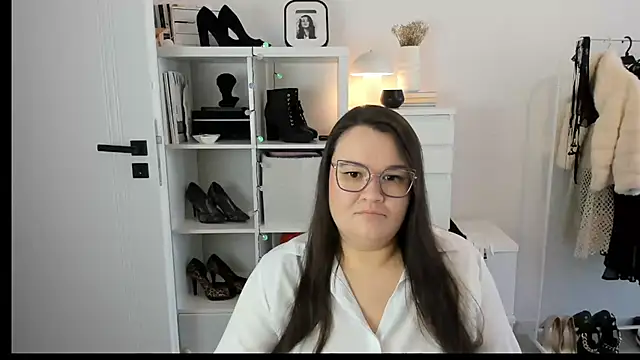 Snapshot of HollyDanceSoul chatting on 02-28-26, 08:14 HollyDanceSoul online show from 02-28-26, 08:14