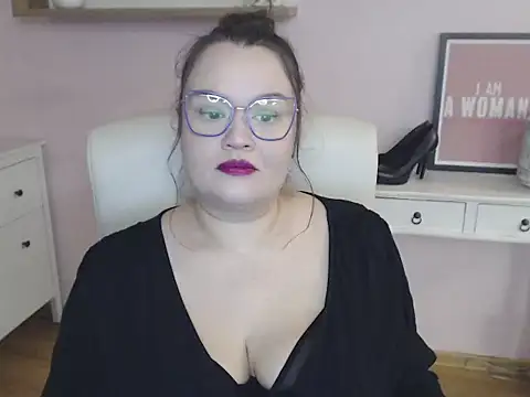 Snapshot of HollyDanceSoul chatting on 01-14-26, 06:17 HollyDanceSoul online show from 01-14-26, 06:17