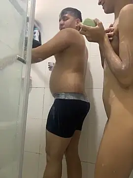 uncontrolled fire online show from 03-26-26, 07:12