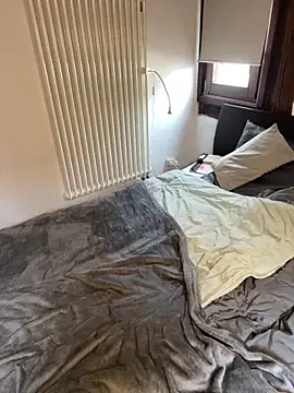 midnight ballerina  online show from 02-15-26, 01:10