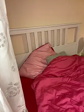 midnight ballerina  online show from 04-12-26, 06:11