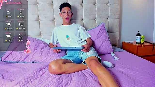 twink royale18 online show from 02-11-26, 06:19