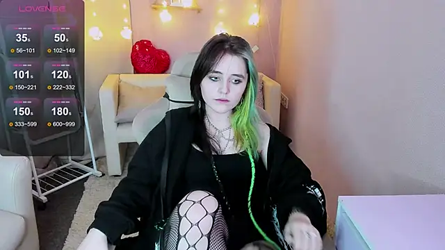 Snapshot of RubyMyst chatting on 02-15-26, 08:52 RubyMyst online show from 02-15-26, 08:52