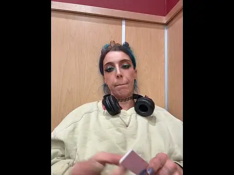 MegaTinyyy online show from 06-11-26, 08:00