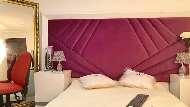 MiahSantini online show from 01-09-26, 12:45