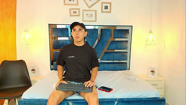 Lian Brown online show from 01-14-26, 08:01