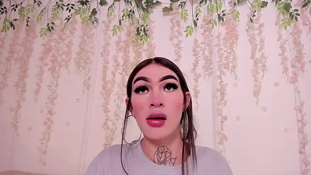 lizz lunna online show from 03-25-26, 10:19