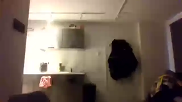 Snapshot of MaxTooHung chatting on 01-09-26, 02:35 MaxTooHung online show from 01-09-26, 02:35