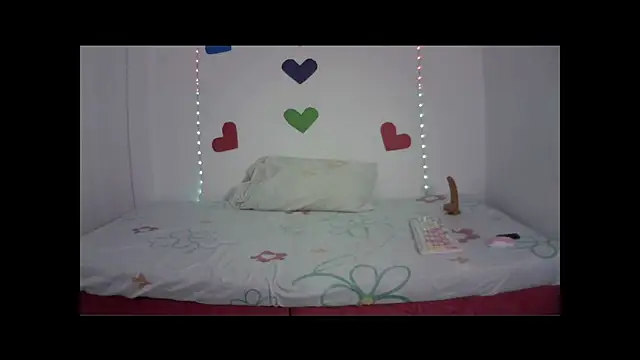 Snapshot of Mia_Suarez7 chatting on 02-21-26, 12:23 Mia Suarez7 online show from 02-21-26, 12:23