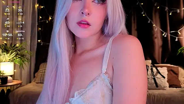 ShyniAlice online show from 07-10-26, 04:12