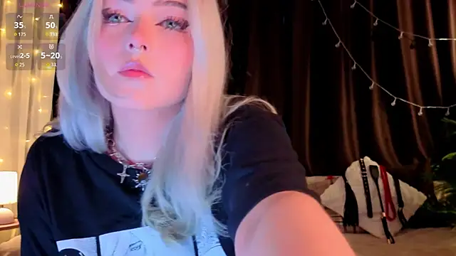 ShyniAlice online show from 06-10-26, 03:52