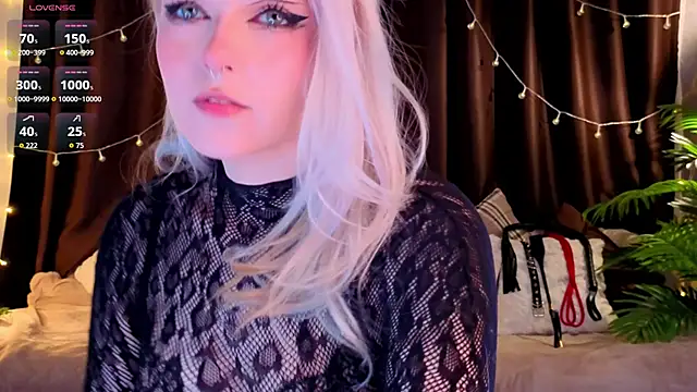 ShyniAlice online show from 05-25-26, 03:50