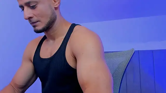Adonys Lewis  online show from 05-03-26, 04:39