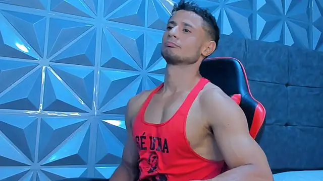 Snapshot of Adonys_Lewis_ chatting on 06-18-26, 06:45 Adonys Lewis online show from 06-18-26, 06:45