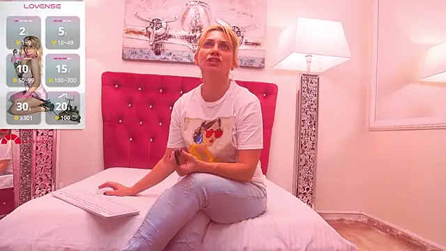 AmandaL1 online show from 09-23-25, 04:19