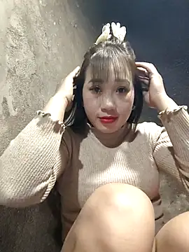 Snapshot of apple0011 chatting on 02-05-26, 12:45 apple0011 online show from 02-05-26, 12:45