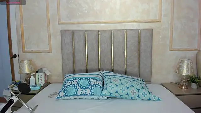 Miaaffox online show from 01-14-26, 07:39