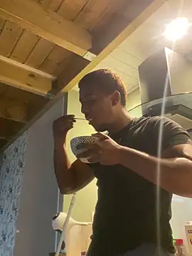 Snapshot of Axel_black10 chatting on 02-05-26, 02:02 Axel black10 online show from 02-05-26, 02:02