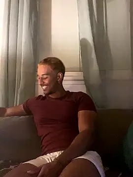 Snapshot of Axel_black10 chatting on 01-15-26, 04:32 Axel black10 online show from 01-15-26, 04:32