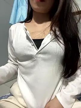 Snapshot of berry_alma06 chatting on 01-14-26, 11:03 berry alma06 online show from 01-14-26, 11:03