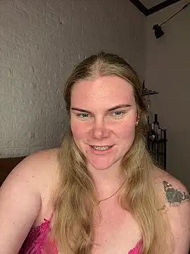 SexyBlondJoanna online show from 03-03-26, 06:59