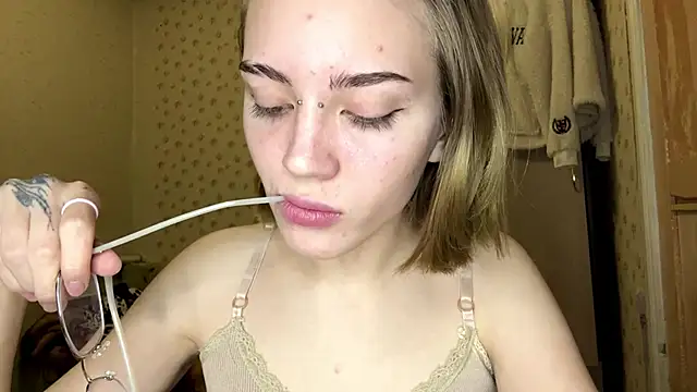 KerieDitti online show from 01-11-26, 02:13