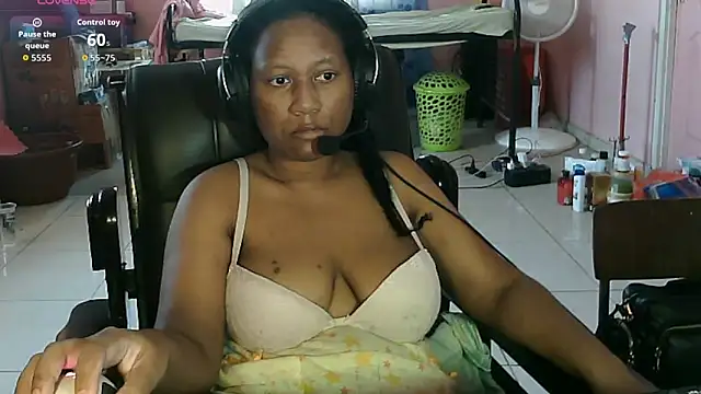 Eirondra valeen online show from 05-25-26, 12:59