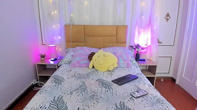 Snapshot of Jenifer_James chatting on 02-16-26, 07:34 Jenifer James online show from 02-16-26, 07:34