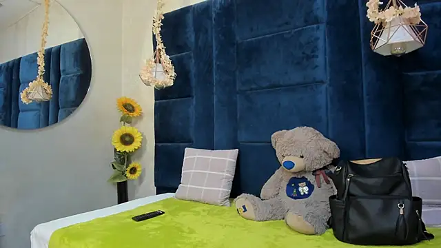 Laura Miller1 online show from 04-15-26, 07:40