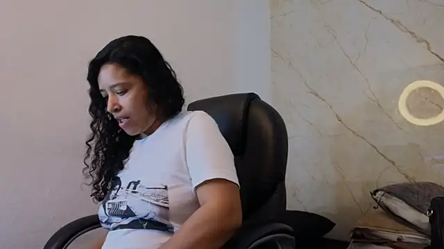 Laura Miller1 online show from 02-06-26, 08:16