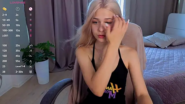 Snapshot of ApheliaStar chatting on 07-21-26, 03:24 ApheliaStar online show from 07-21-26, 03:24