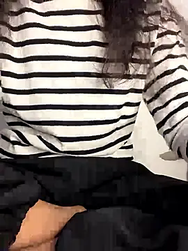 Snapshot of paribaby09 chatting on 01-11-26, 06:53 paribaby09 online show from 01-11-26, 06:53