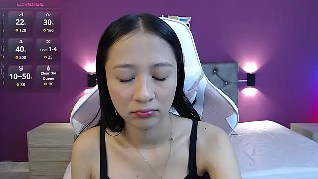 Snapshot of LittleAshleey chatting on 01-12-26, 11:39 LittleAshleey online show from 01-12-26, 11:39