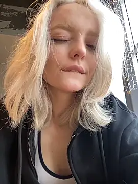 aka Blonde online show from 04-19-26, 06:58