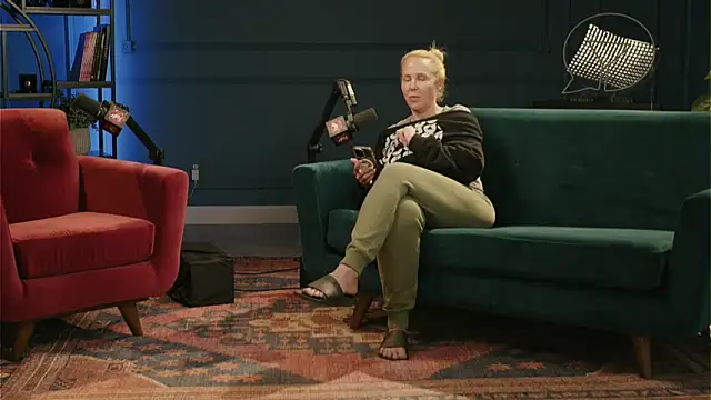 hollyrandall online show from 04-16-26, 06:52