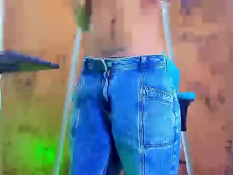 Snapshot of Baby_sexdemon chatting on 01-11-26, 08:05 Baby sexdemon online show from 01-11-26, 08:05