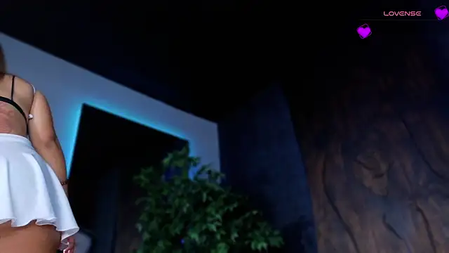 Snapshot of miia_stonne chatting on 04-24-26, 04:09 miia stonne online show from 04-24-26, 04:09