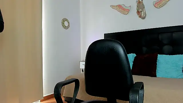 Natalye 23 online show from 04-16-26, 06:19