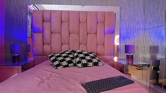 Giselle Louise online show from 01-14-26, 04:05