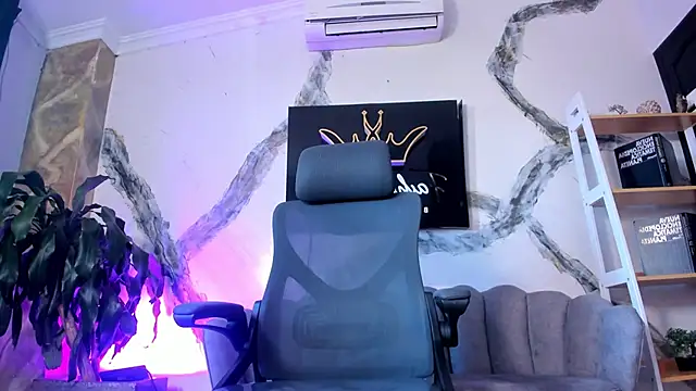 CatalinaMartinezz  online show from 03-09-26, 12:30