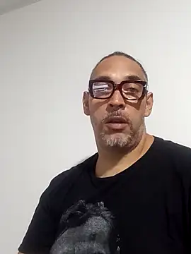 Snapshot of Big_vittollo chatting on 02-21-26, 02:57 Big vittollo online show from 02-21-26, 02:57