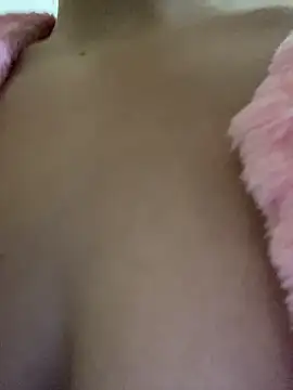 Snapshot of Shayla--broos chatting on 02-17-26, 04:15 Shayla--broos online show from 02-17-26, 04:15