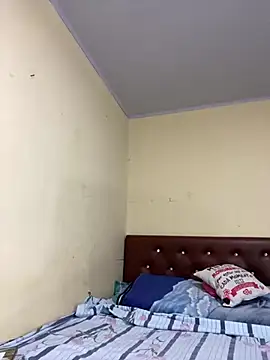 Snapshot of Shayla--broos chatting on 02-05-26, 03:19 Shayla--broos online show from 02-05-26, 03:19