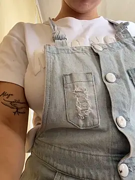 Snapshot of Shayla--broos chatting on 02-09-26, 07:45 Shayla--broos online show from 02-09-26, 07:45