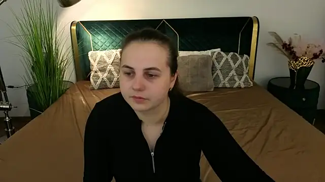 Snapshot of MikaFoxy chatting on 04-02-26, 05:03 MikaFoxy online show from 04-02-26, 05:03