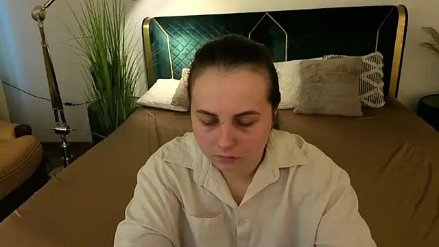 Snapshot of MikaFoxy chatting on 04-06-26, 05:30 MikaFoxy online show from 04-06-26, 05:30