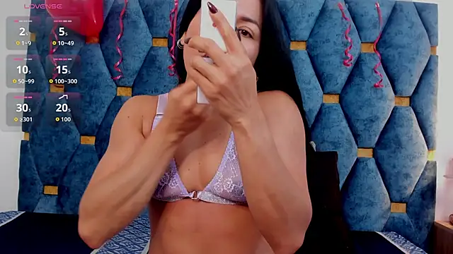 Snapshot of Michel_fitnes chatting on 02-20-26, 11:23 Michel fitnes online show from 02-20-26, 11:23