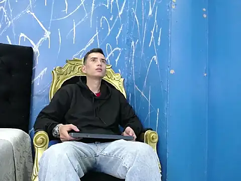 Iam Smith  online show from 02-15-26, 02:45