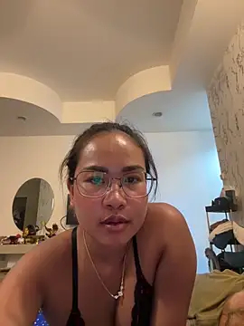 Ponthip online show from 04-05-26, 06:47